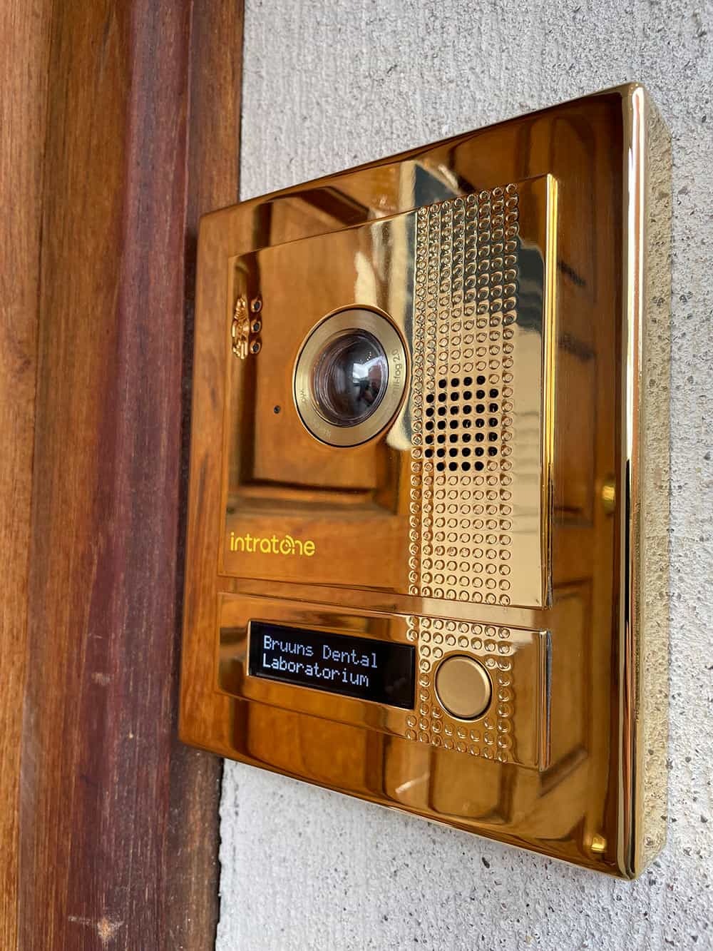 Dørtelefon til lejligheder: En praktisk løsning til små og store bygninger